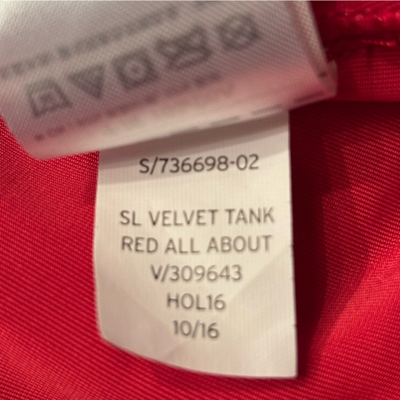 Gap All about Red Velvet Holiday SL Racerback Tank Top - Picture 7 of 7